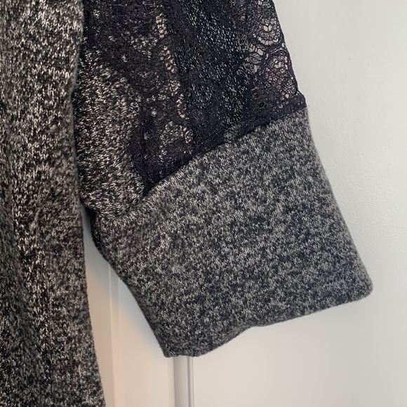 NWT Lace Trim Dolman Sleeve Top - Picture 2 of 8